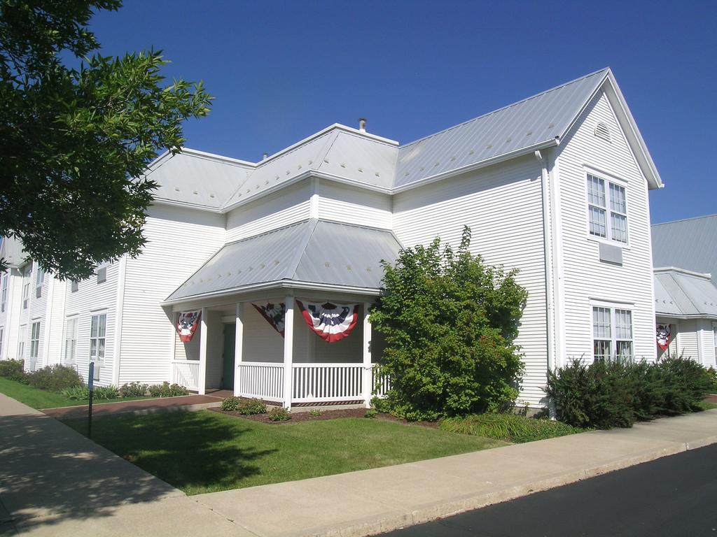 Amish Inn Nappanee Exterior photo