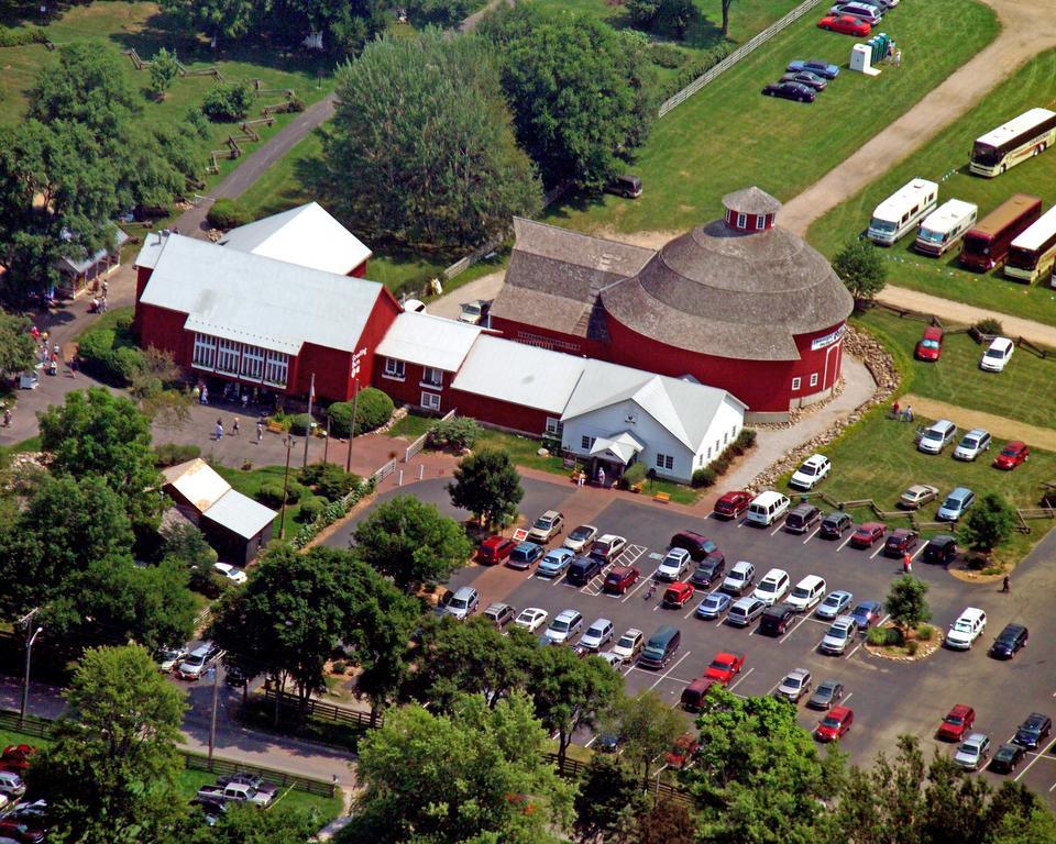 Amish Inn Nappanee Exterior photo